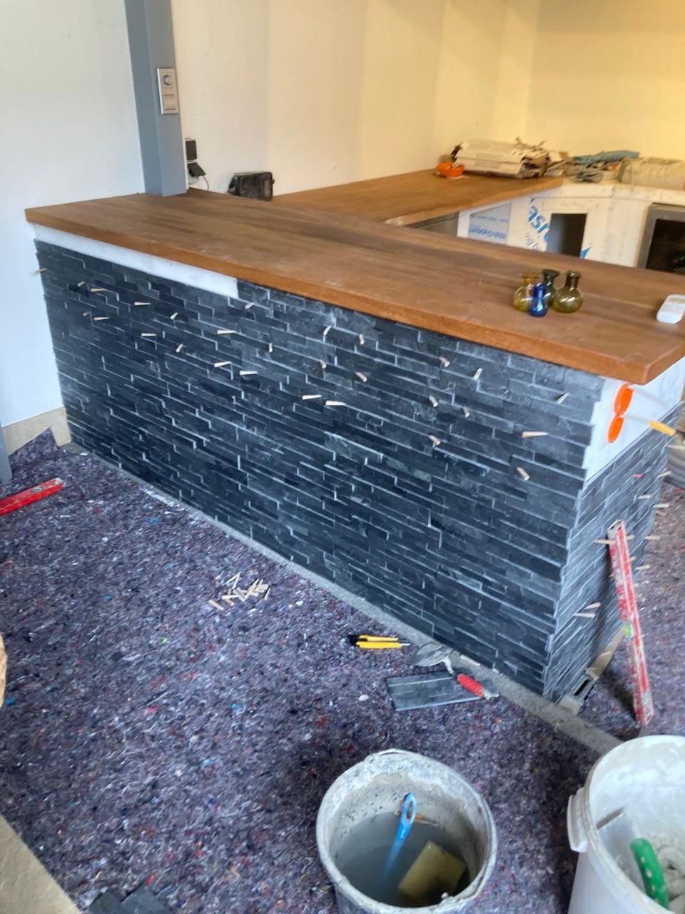 Außenküche Verlegungsprozess